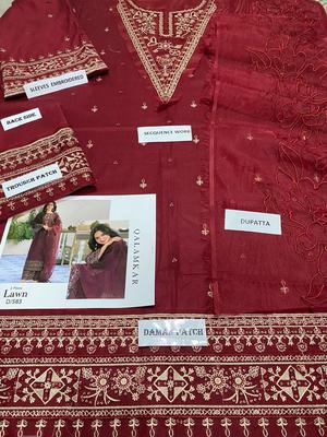 3 Pcs Women’s Unstitched Embroidered Lawn Suit with Organza Dupatta – Maroon | Royal Martz