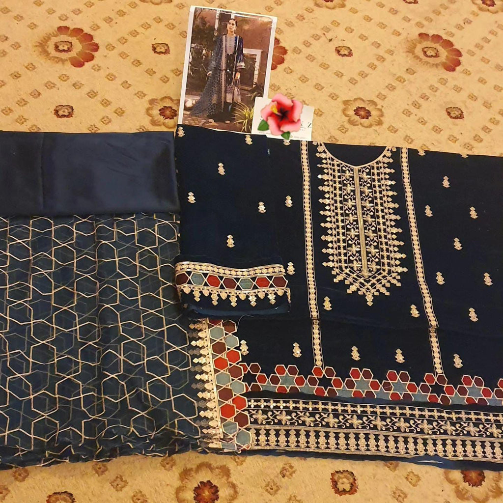 Velvet Luxury Embroidered Suit with Organza Dupatta & Silk Trouser | Royal Martz